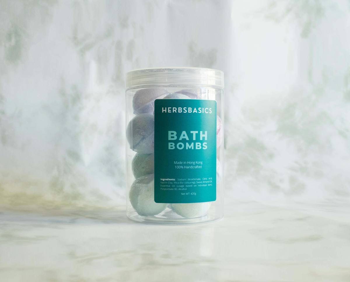 Side-by-side photos showing Before: A matted coat and After: A silky, healthy coat after using the shampoo.