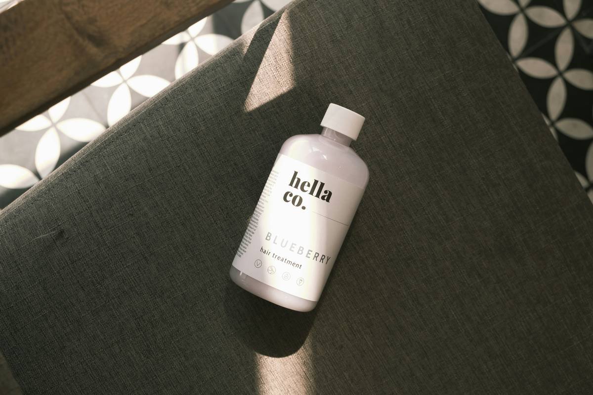 Comparison table of different flea blocker washes and their key ingredients